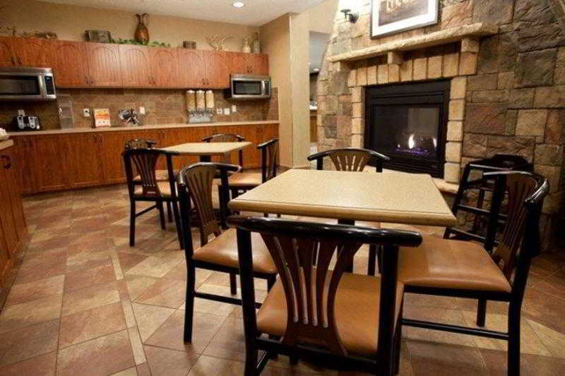 Best Western Diamond Inn Three Hills Restaurant photo