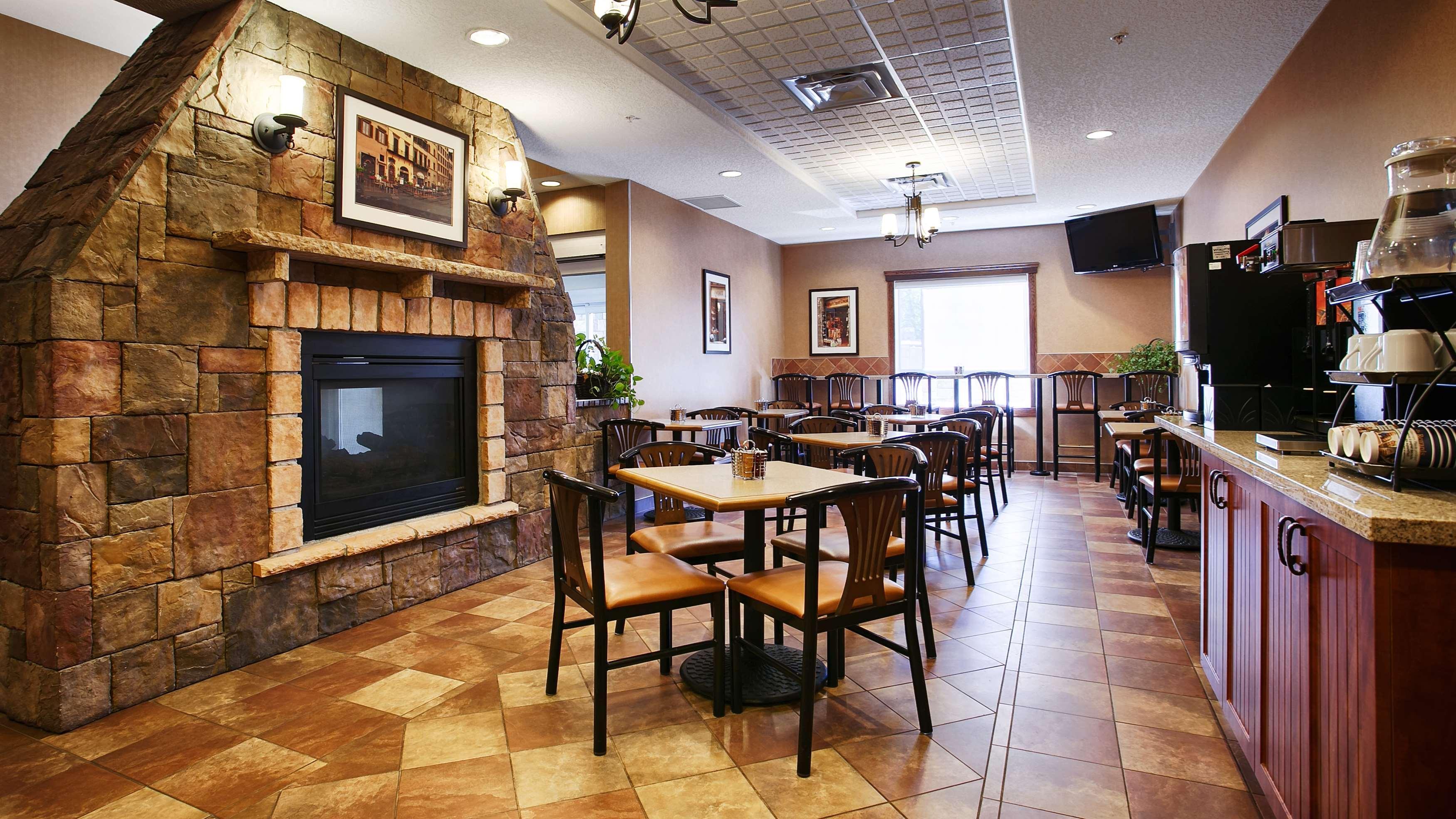 Best Western Diamond Inn Three Hills Extérieur photo