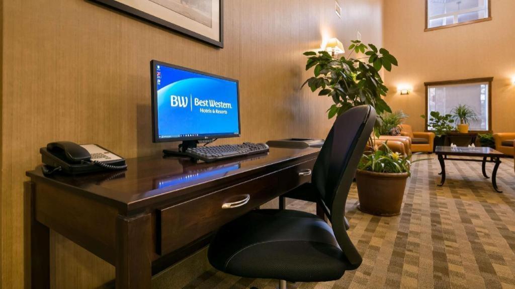 Best Western Diamond Inn Three Hills Extérieur photo