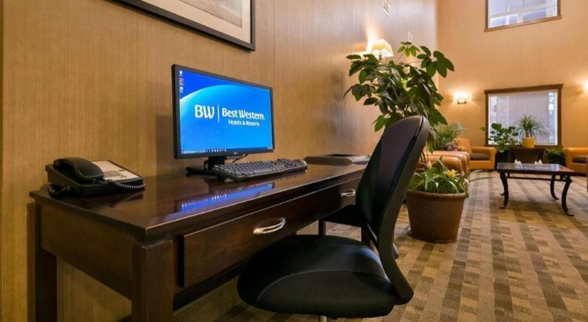 Best Western Diamond Inn Three Hills Extérieur photo