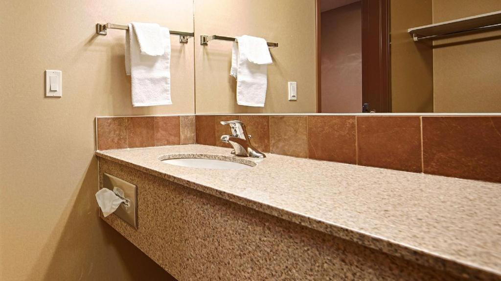 Best Western Diamond Inn Three Hills Extérieur photo